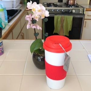 NWT OGGI red & white travel mug 16 Oz.